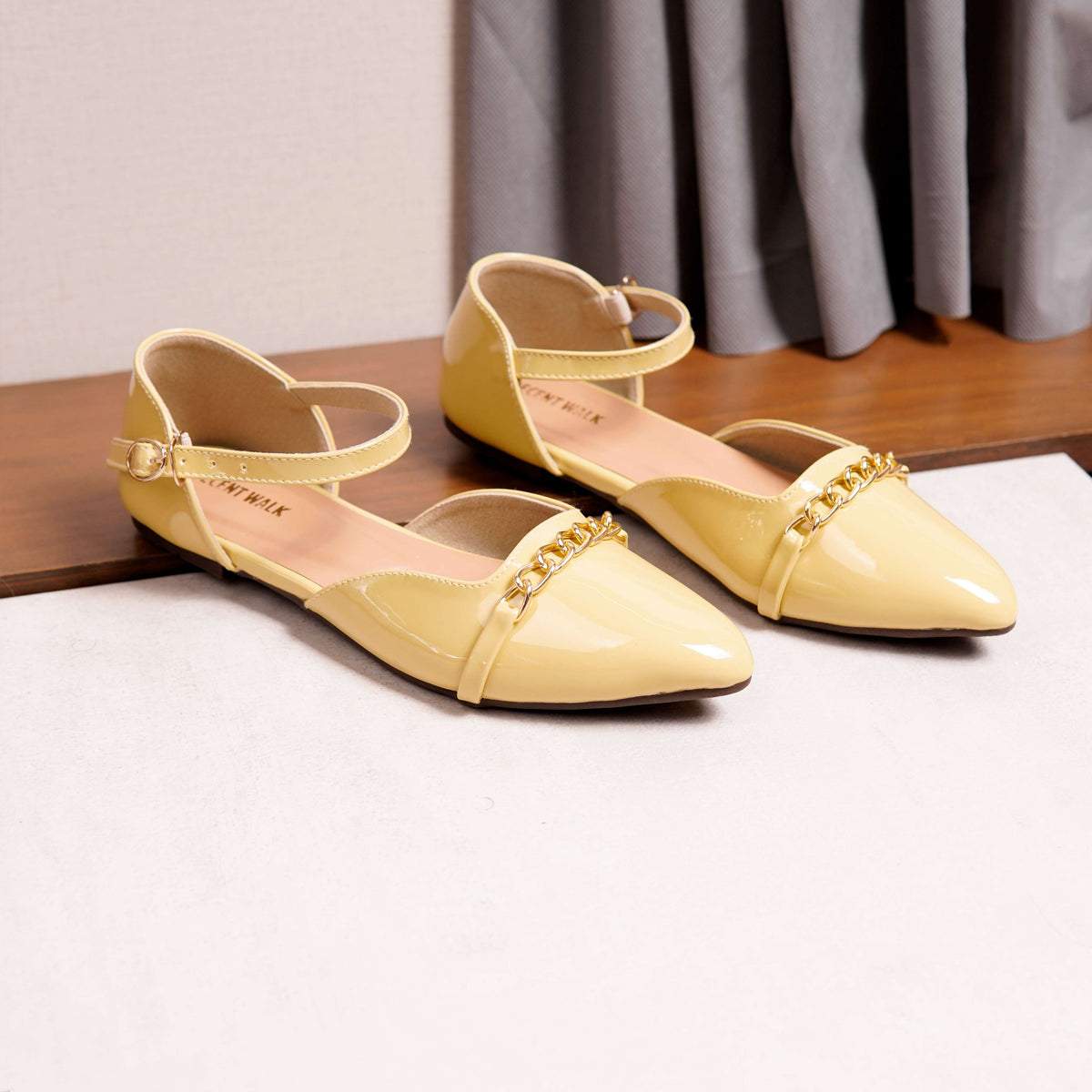 Golden Loop Flat Pump Shoe Beige DW-01